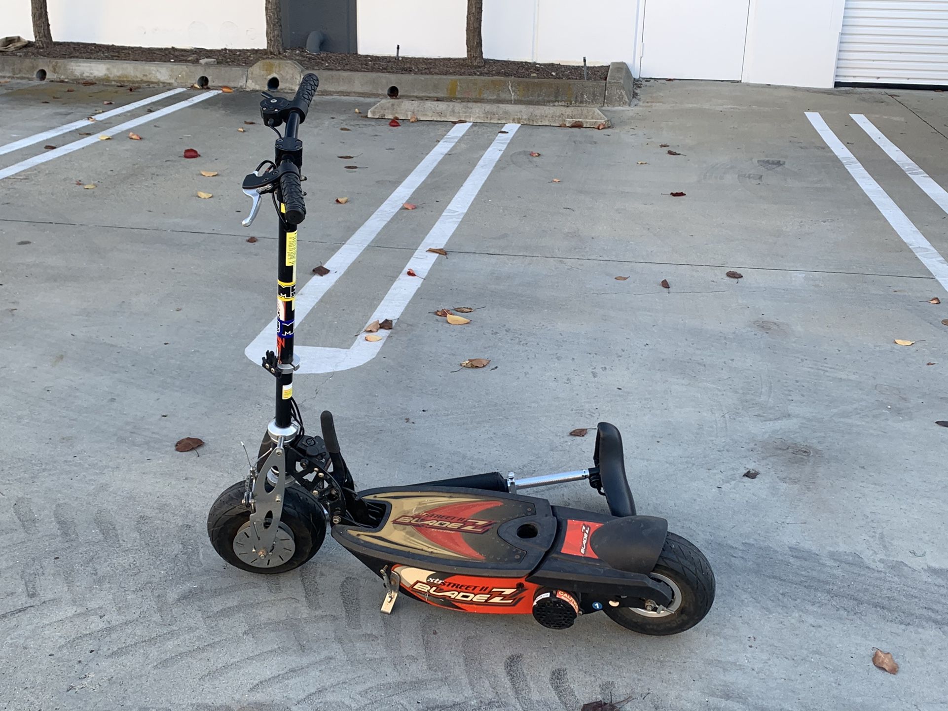 BladeZ XTR Street II 450 Watt Electric Scooter, brand new batteries