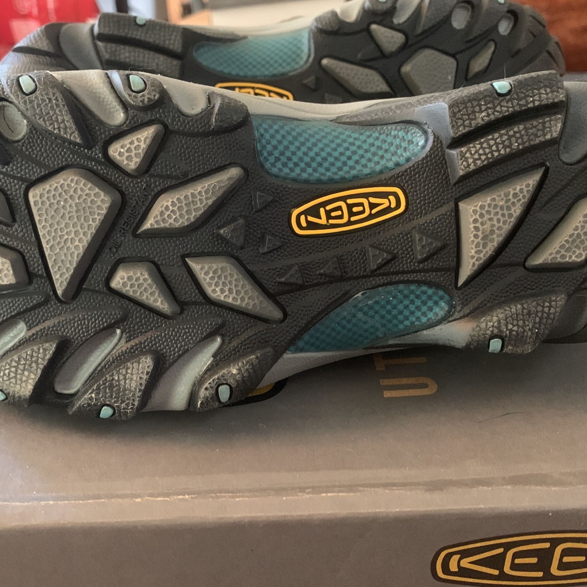 Women’s Steel toe work shoes