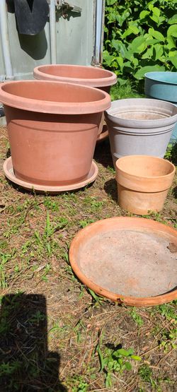 Garden Pots Plastic,  Terra Cotta, Ceramic,  Foam  Thumbnail