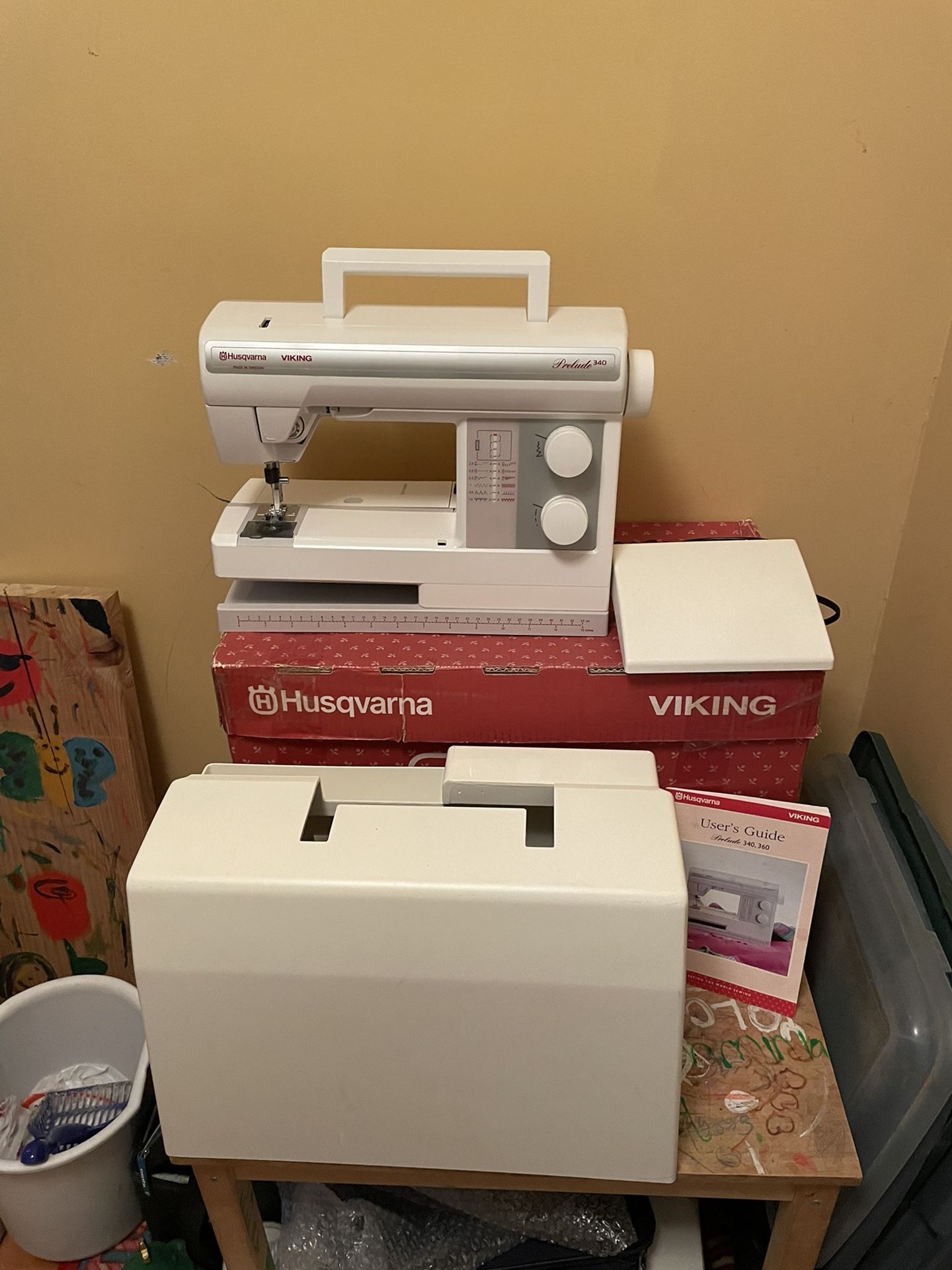 Husqvarna Viking Prelude 340 Sewing Machine