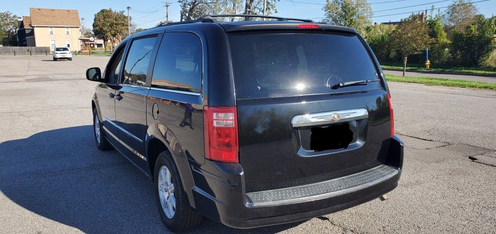 2010 Chrysler Town & Country