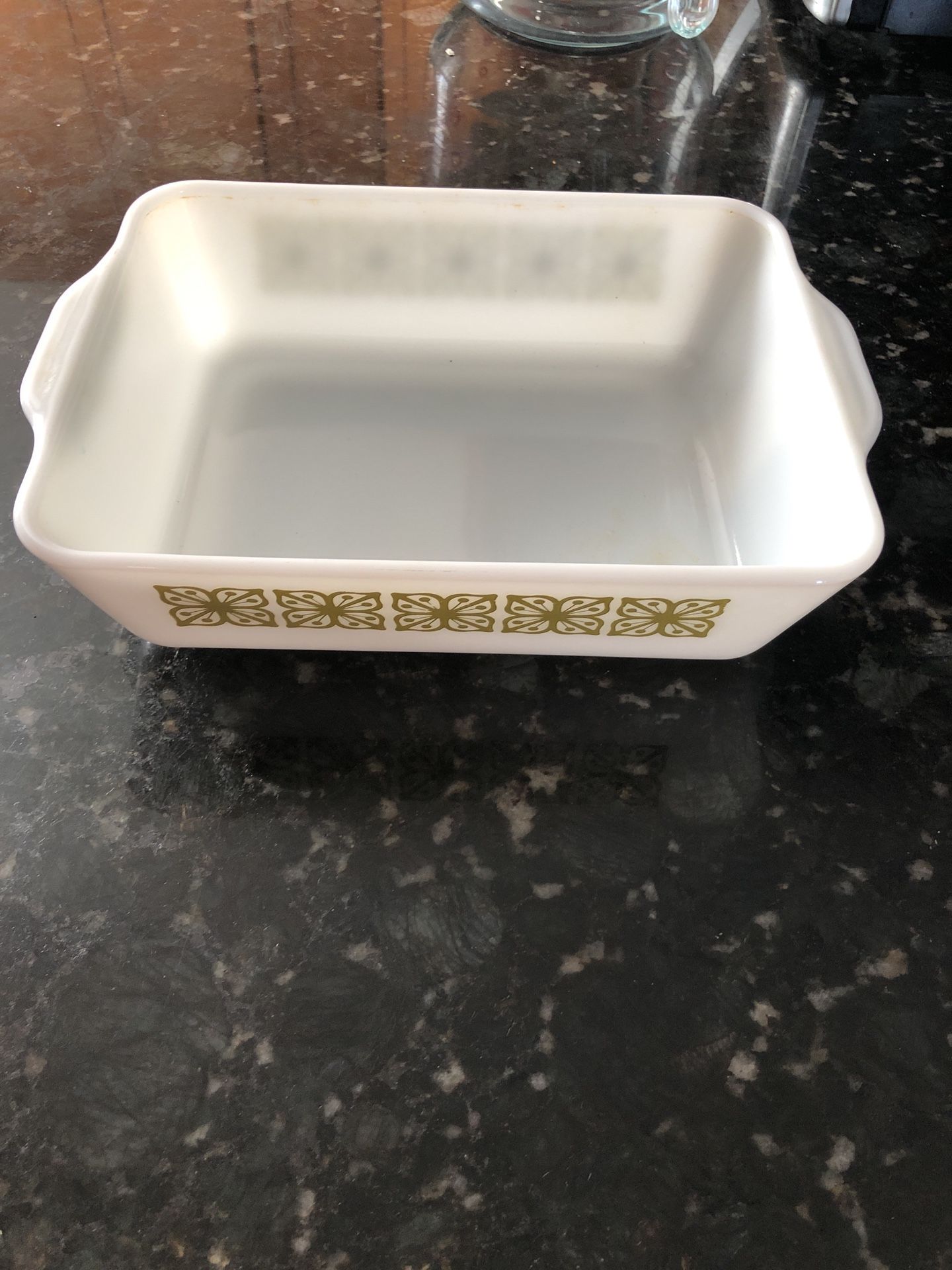 Pyrex 0503 Verde Square Flower
