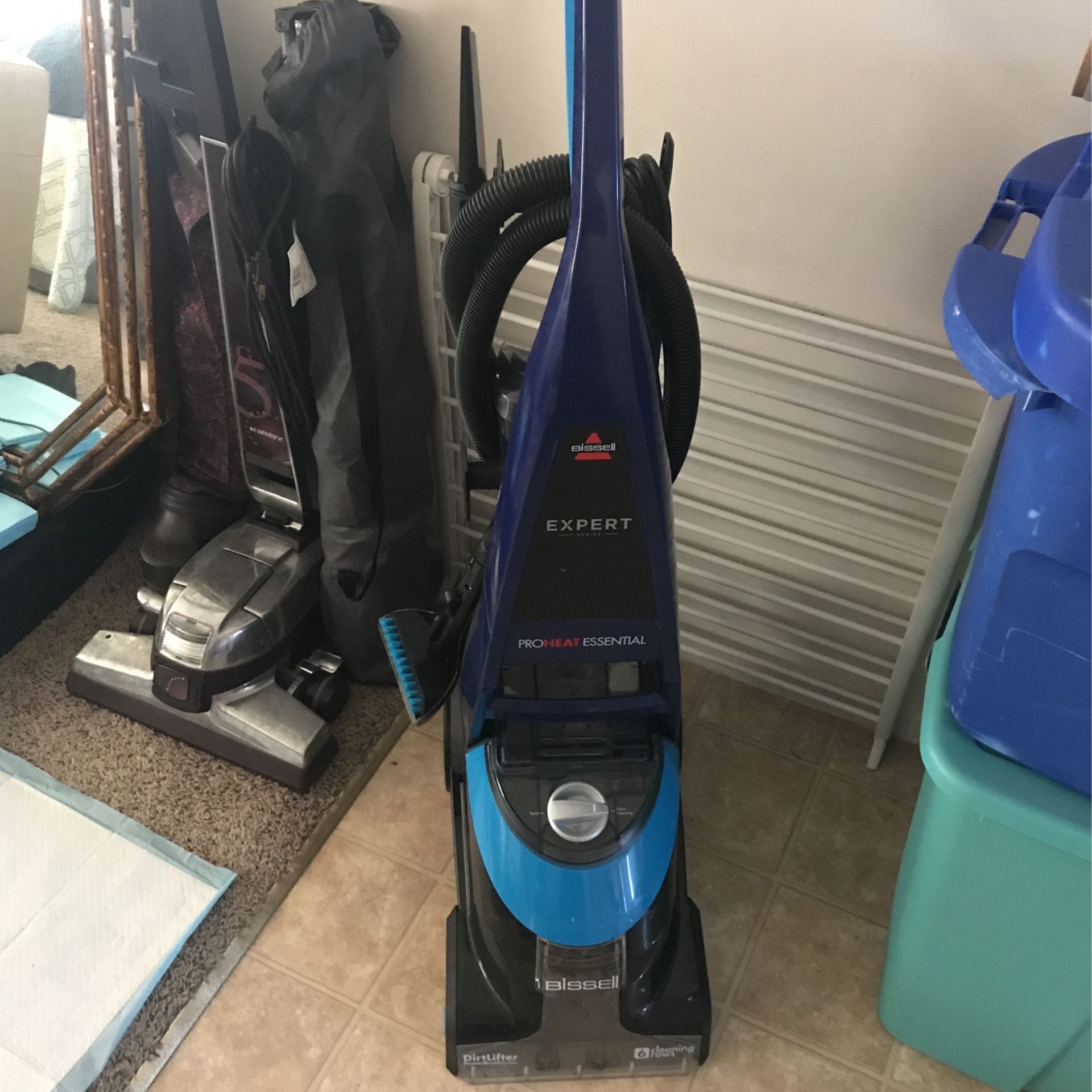 Bissell Carpet Cleaner ! Proheat Essential
