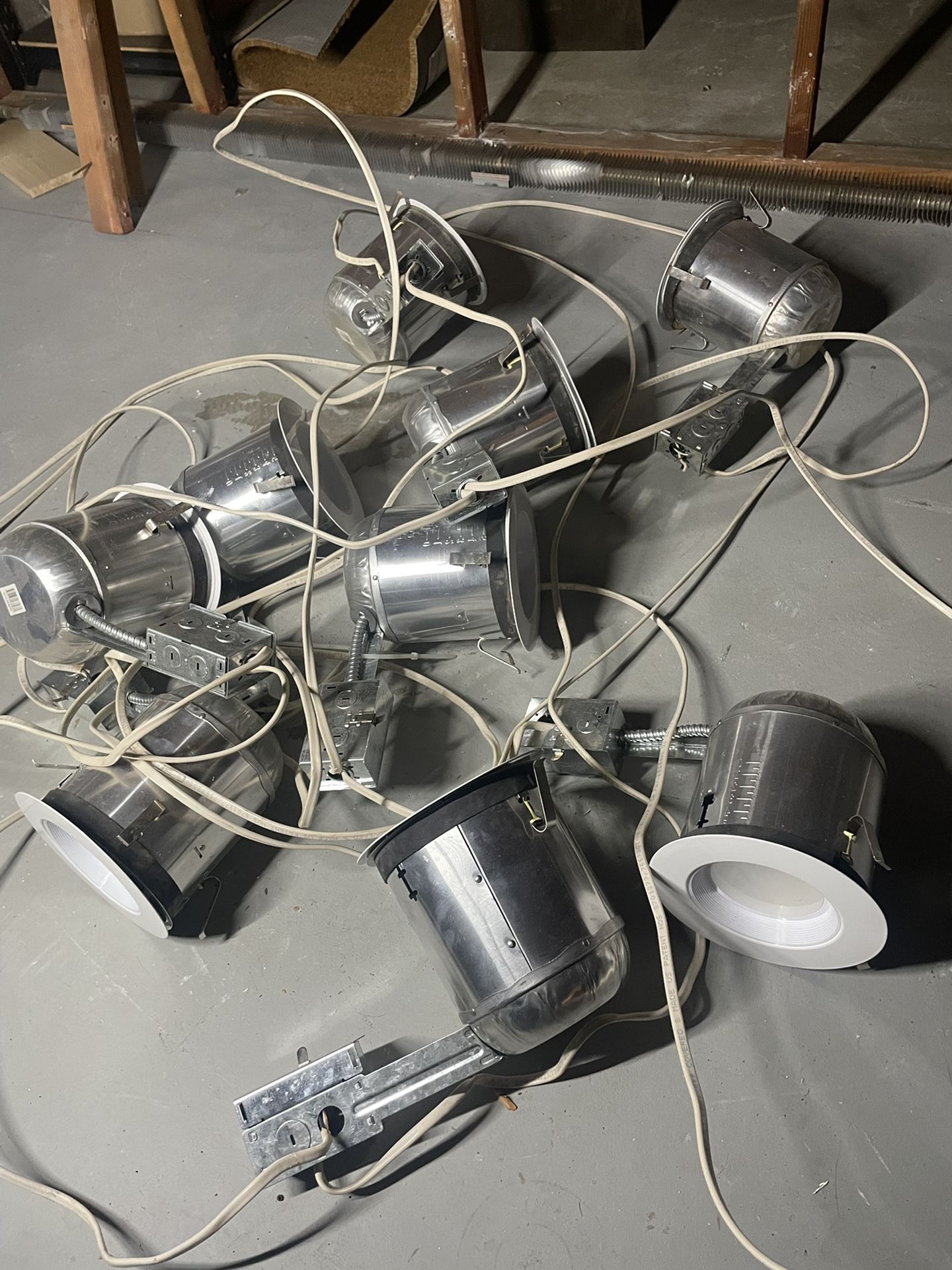 6 Inch Halo Recessed Lights (9 Fixtures)