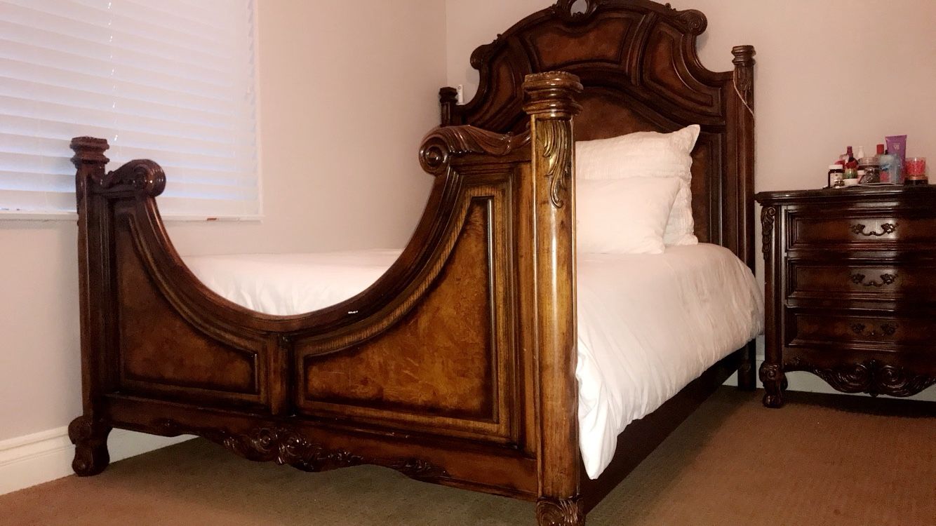 Fairmont Designs Repertoire Queen Bedroom Set with Dresser and Nightstand  for Sale in El Cajon, CA - OfferUp