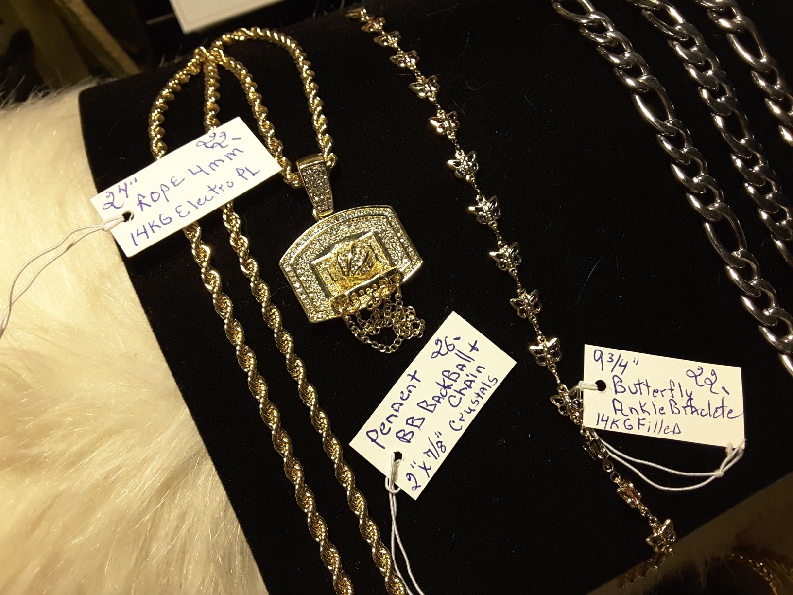 FIGARO Chain & Braclete 34$/Butterfly Anklet 22$/Rope$22 Pendent 26$