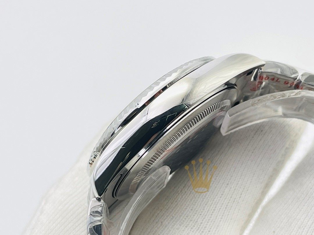 Rolex Oyster Perpetual Sky-Dweller Watches 090