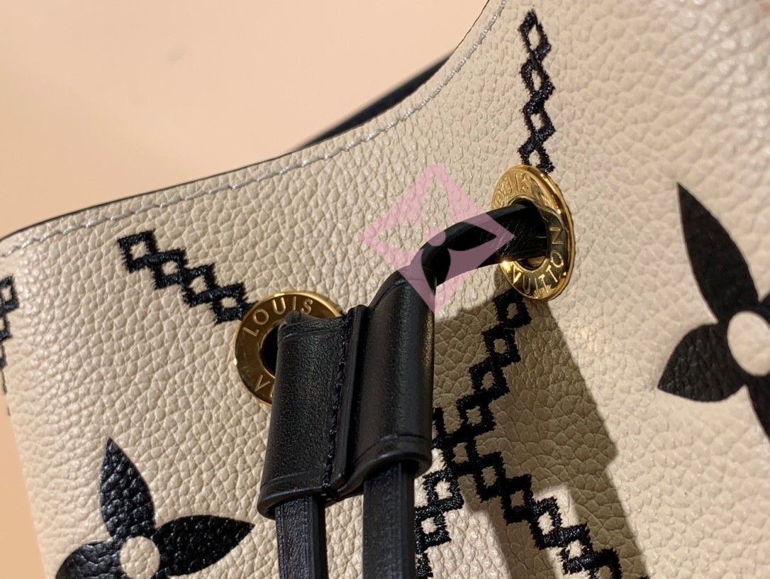 Louis Vuitton NéoNoé BB M46023 White Bag 20x20x13cm