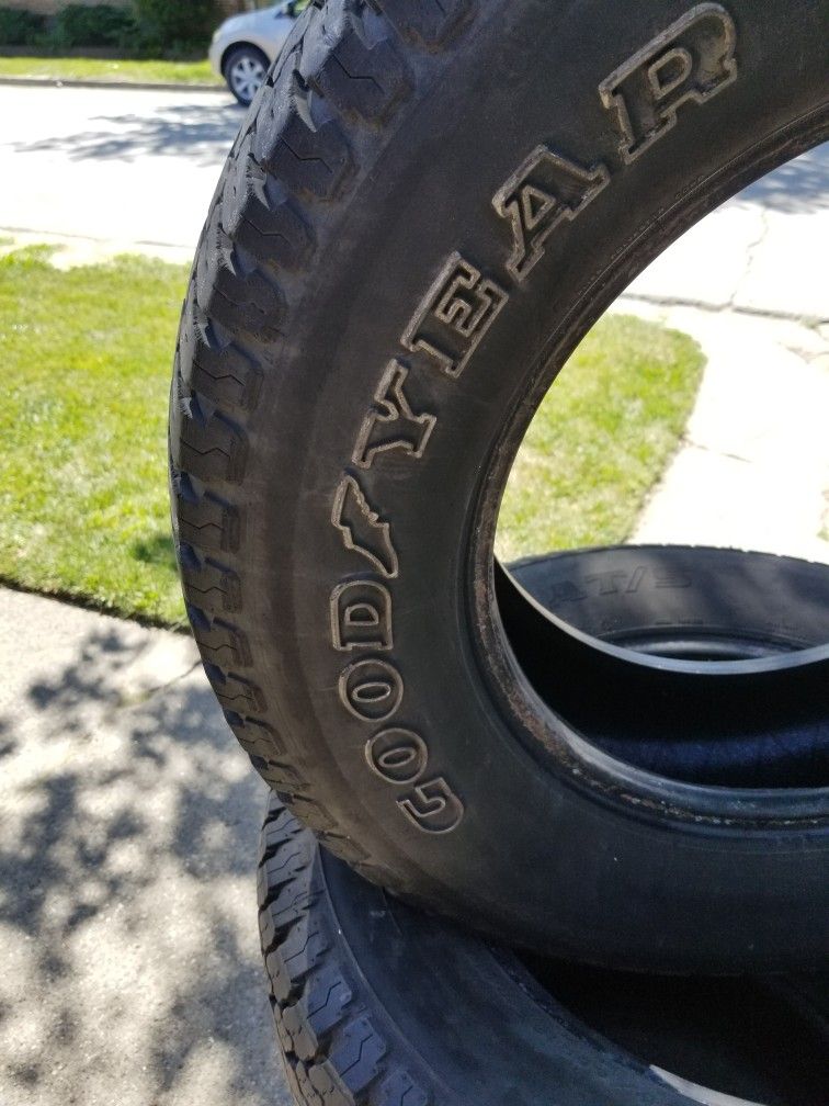 4 GOODYEAR WRANGLER USED TIRES LT 275 65 18
