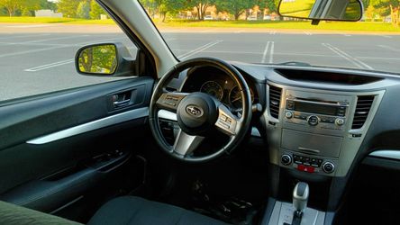 2010 Subaru Outback Thumbnail