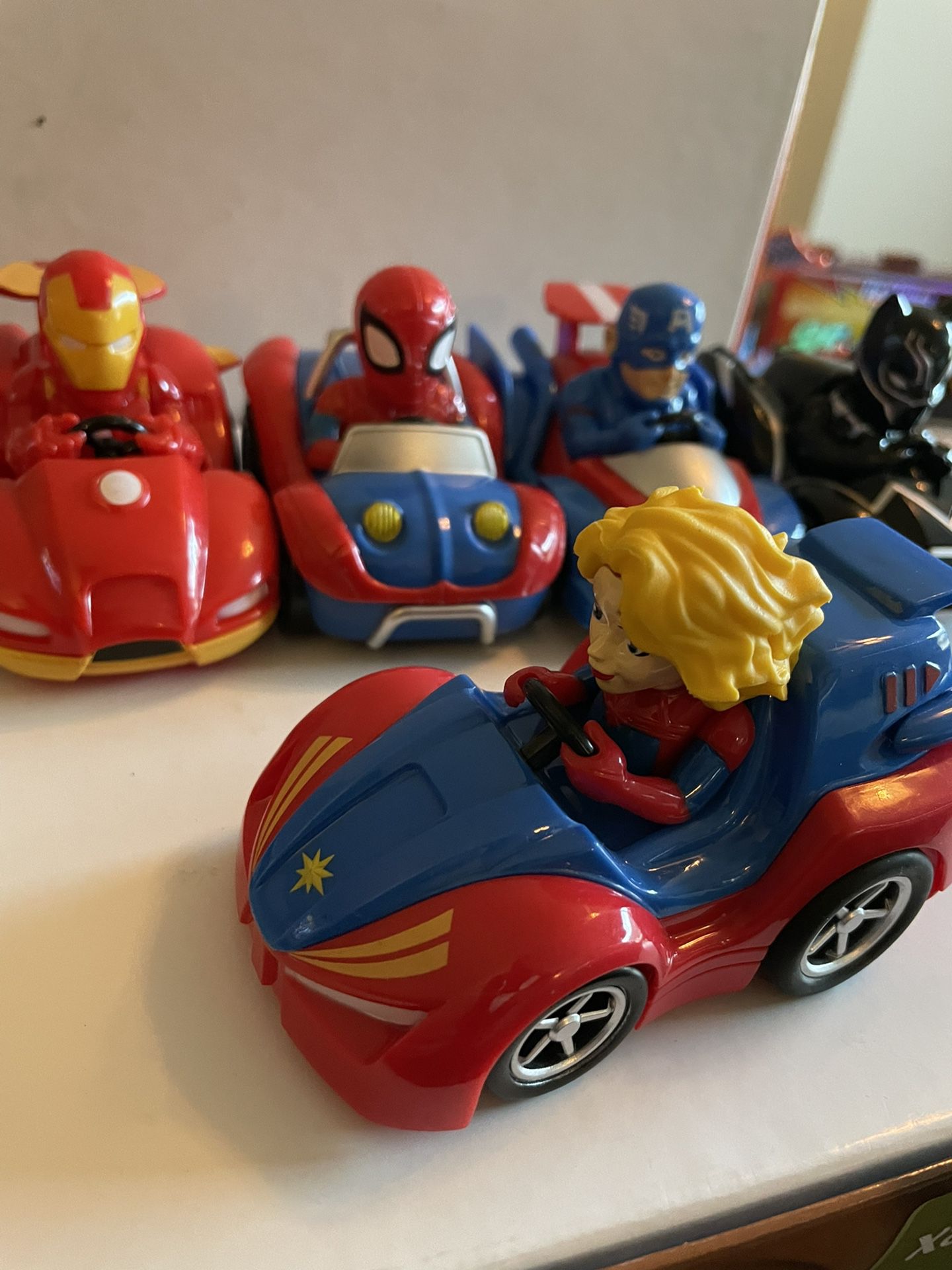 Marvels Avengers Pull And Go Race Cars (set of 5)