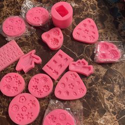 Brand New Flower And Graduation Silcone Molds  Thumbnail