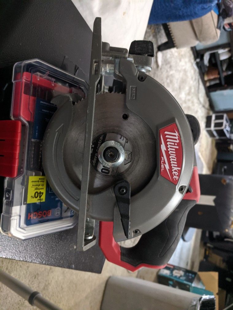 12v Milwaukee FUEL Circular Saw