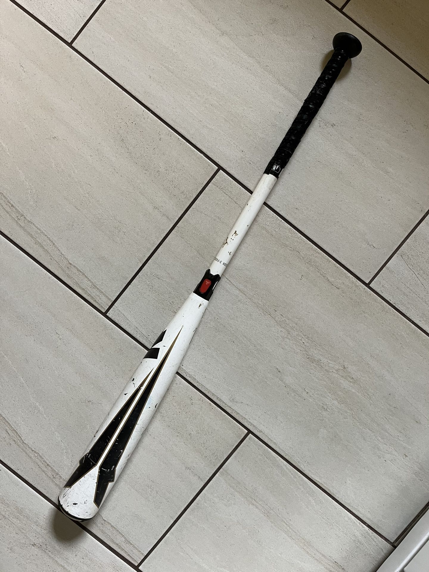 DeMarini Voodo 30oz 33” (-3) BBCOR Bat