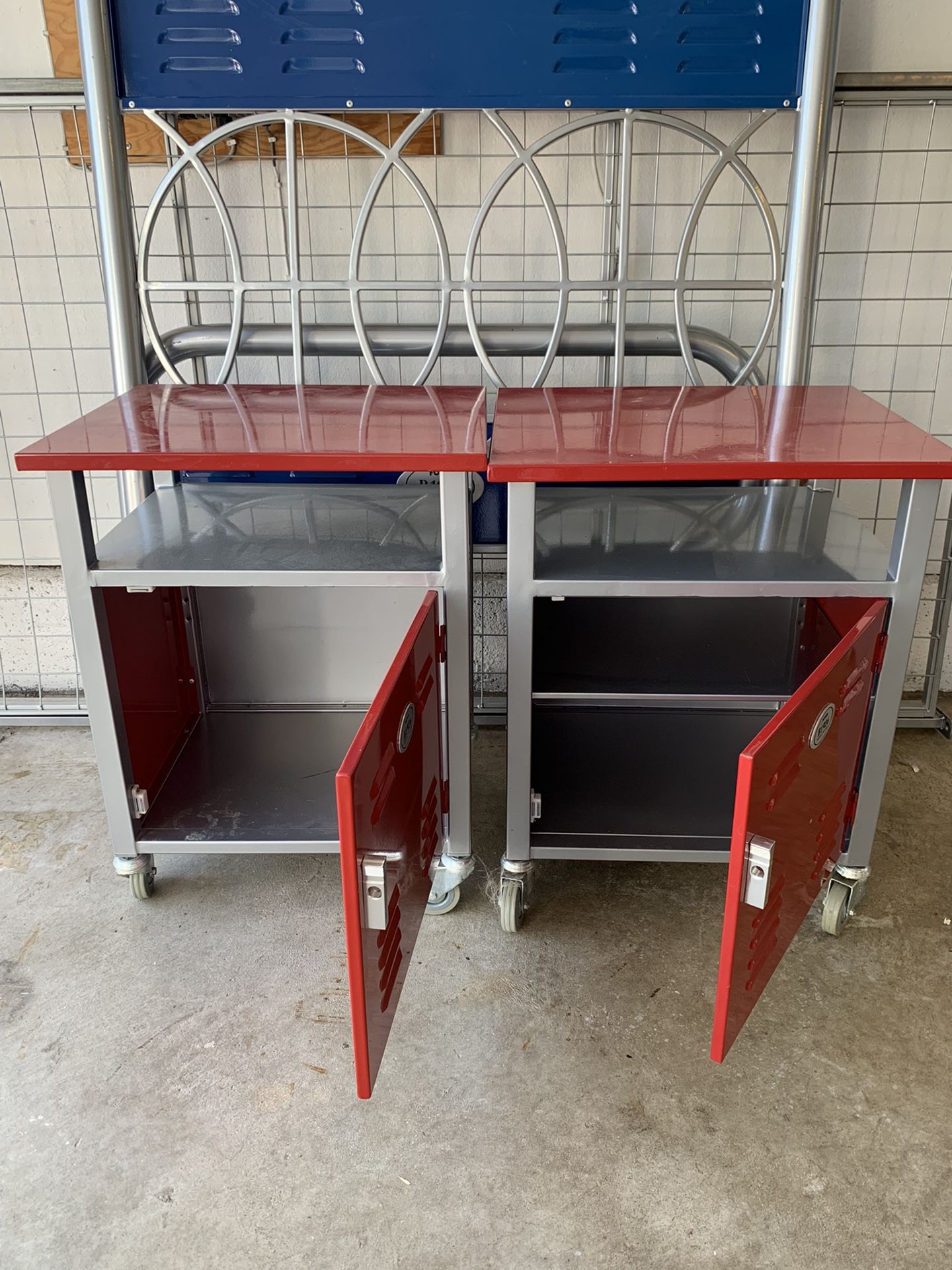Locker Style Twin Bed/2night Stands