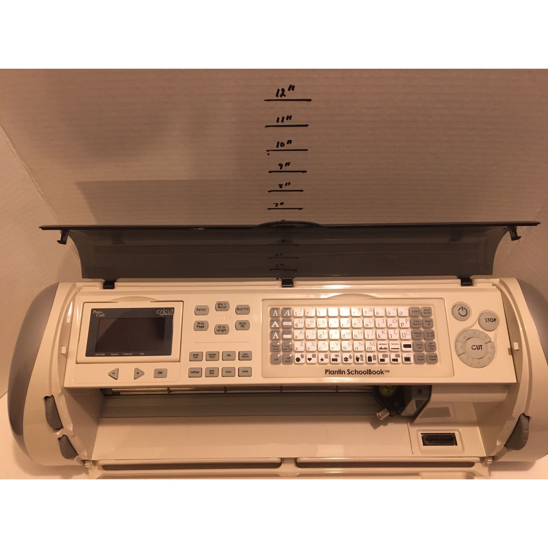 Cricut Expression Cutting Machine Model CREX001