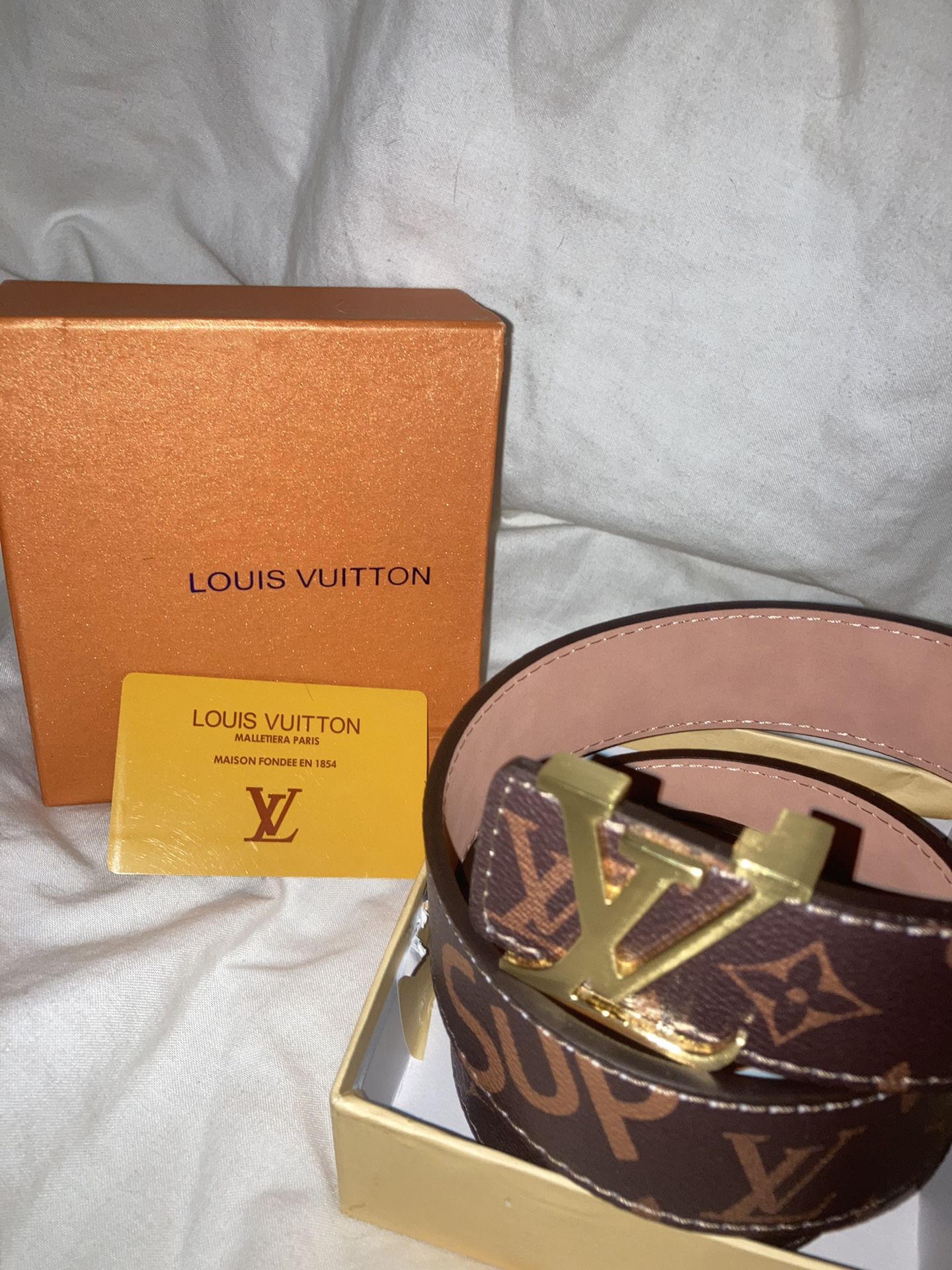 Louis Vuitton, Supreme Belt