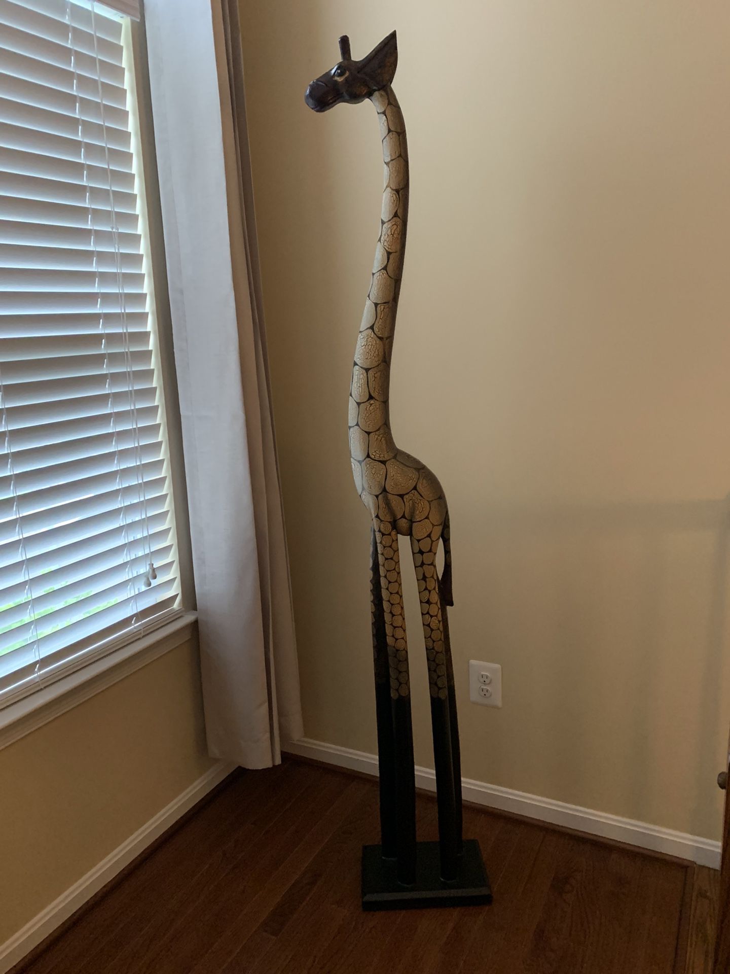 6 ft. Giraffe Decor