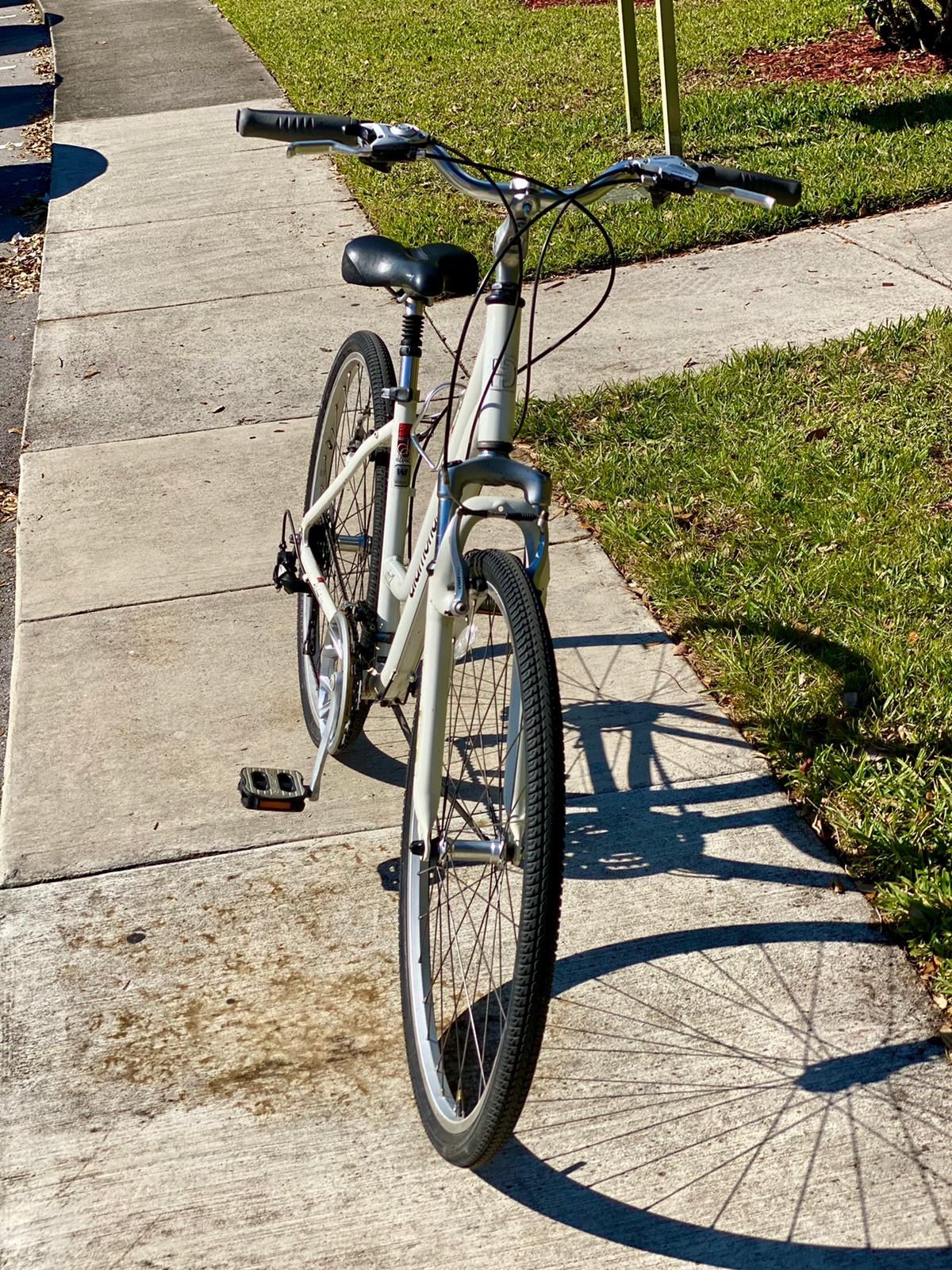 diamondback vital 2 women's hybrid