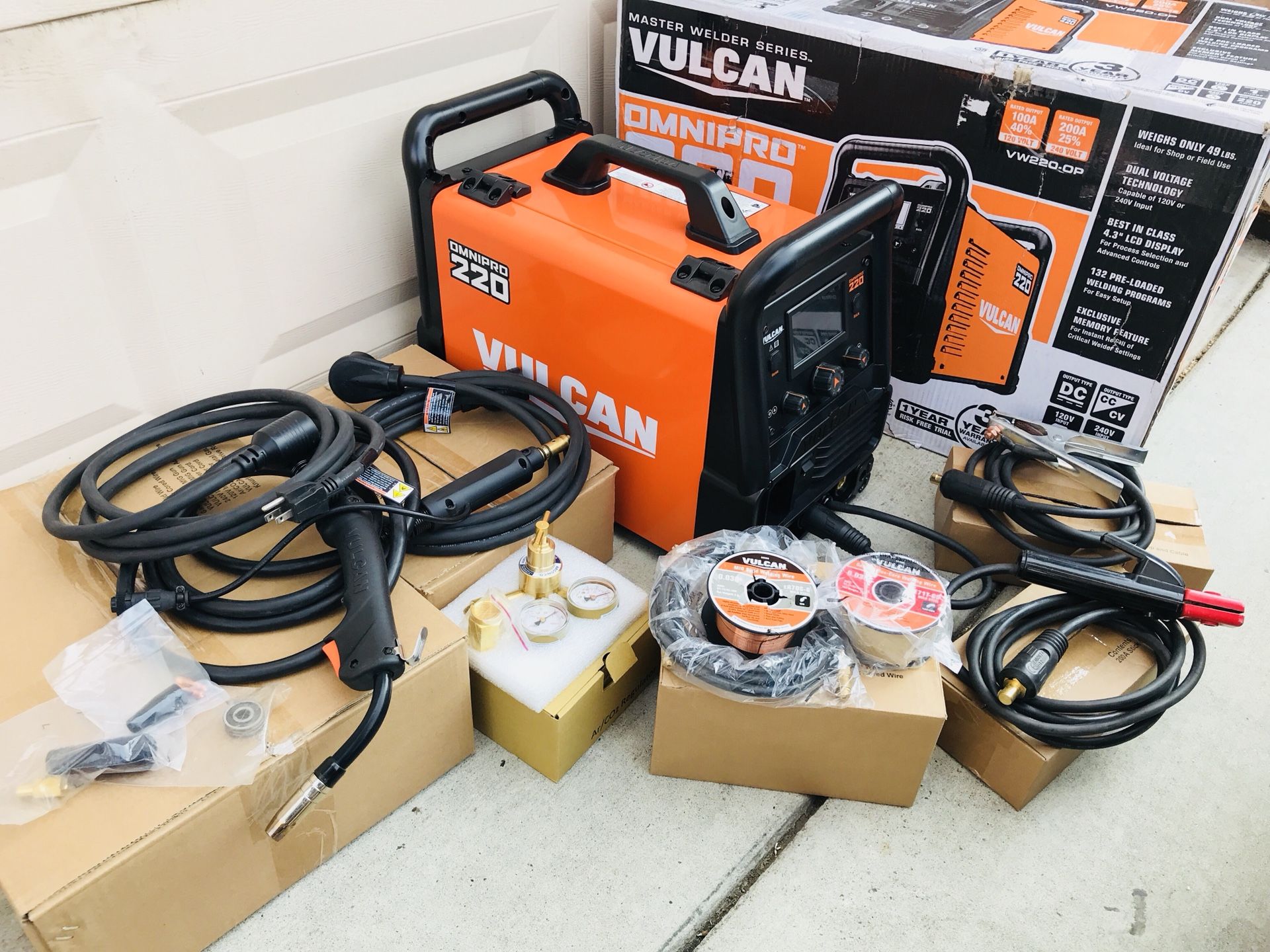 Vulcan Omnivore 220 Welder And Shop Iron 30 Plasma Cutter