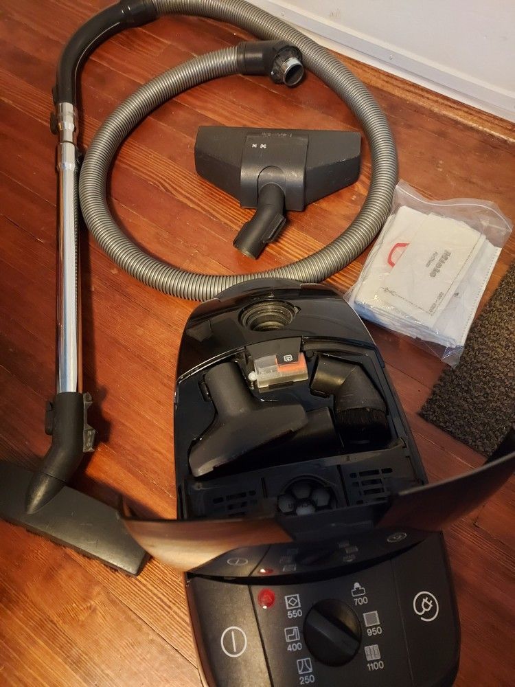 Miele Solaris S514 Electro Power Plus Compact With Hose Assembly Wand ...