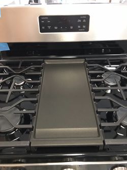 got a new stove which comes with a cast iron cook surface in the middle.  Pretty stoked but feels like I'm cheating on my old griddle. : r/castiron