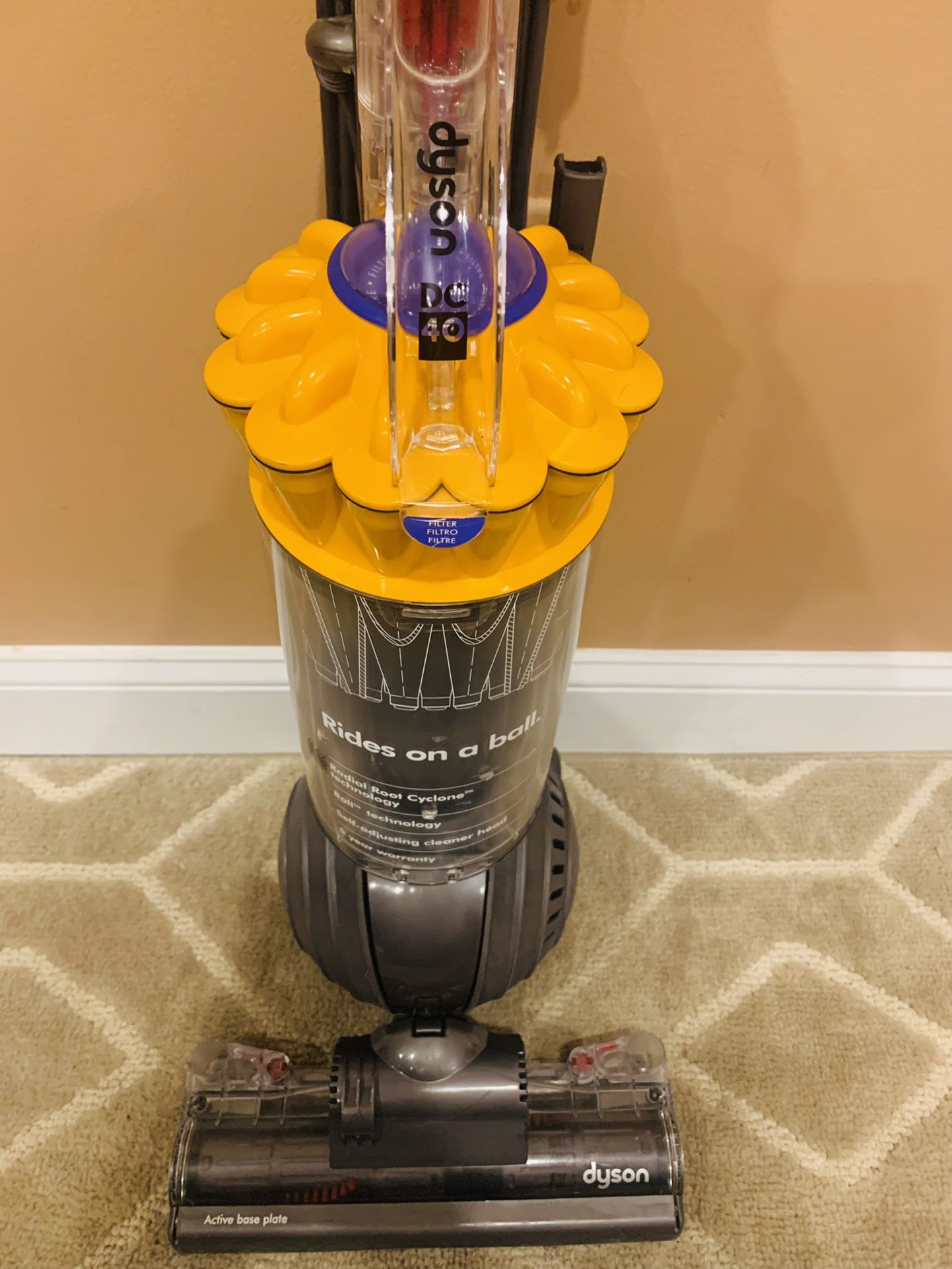 Dyson DC 40 vacuum cleaner