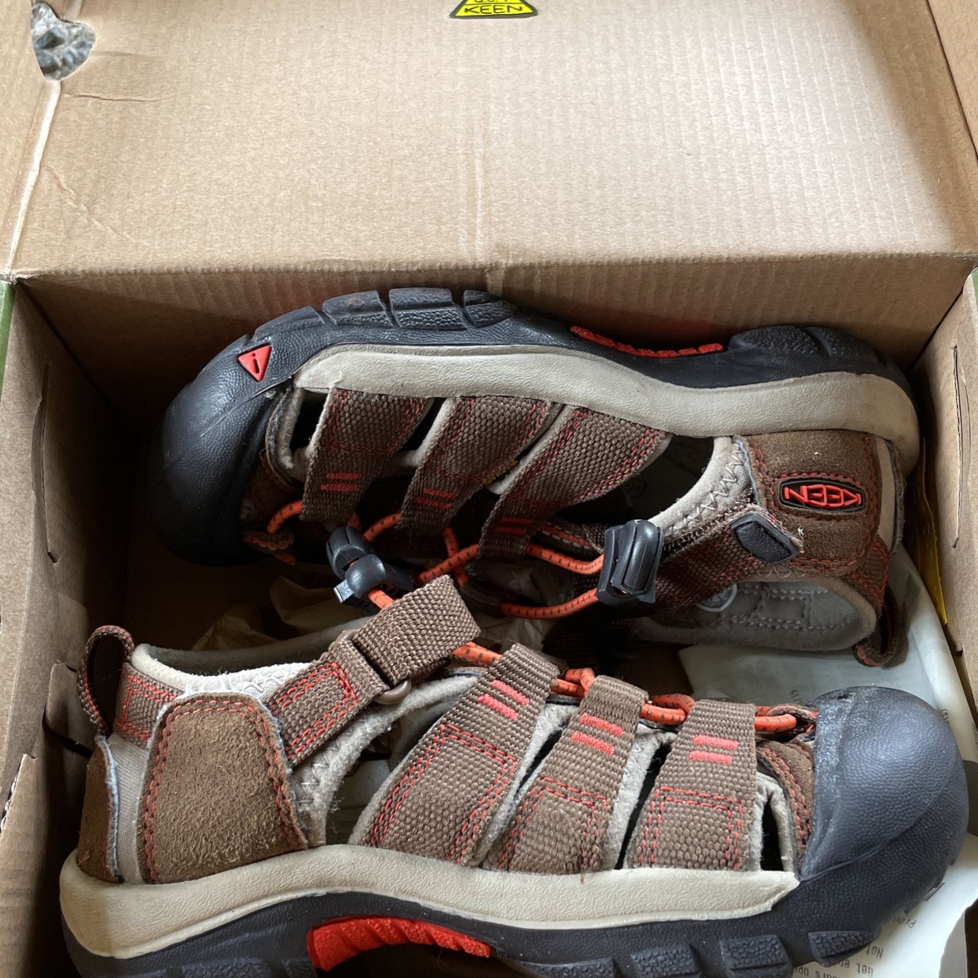 Lightly Used Kids Keen Newport H2 Size 13