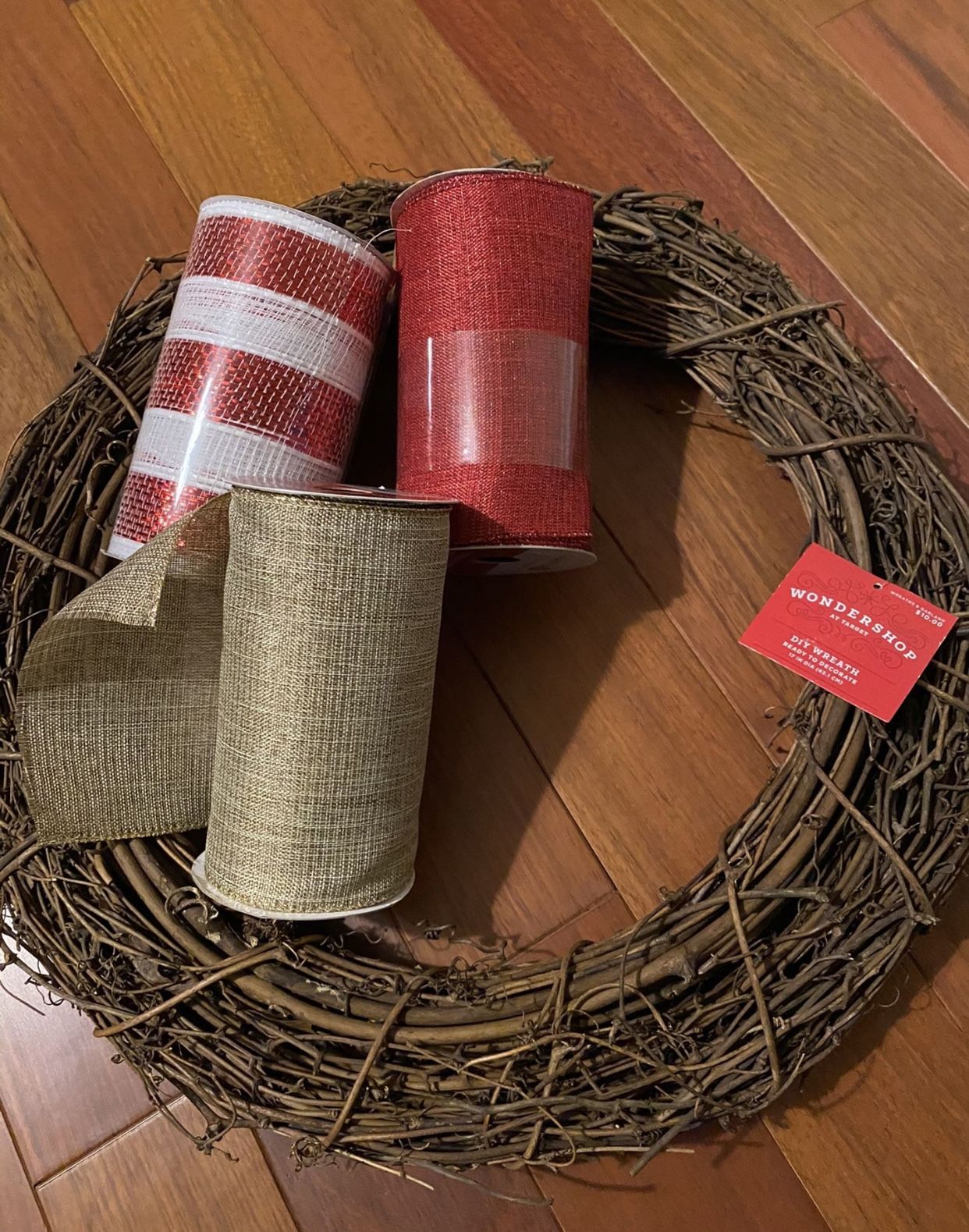 DIY Wreath And Ribbon
