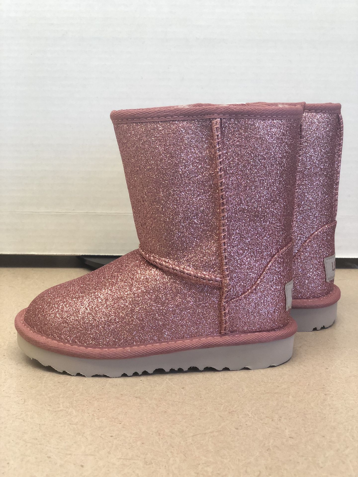 Ugg kids classic short II glitter boots size 9 and 10 toddler