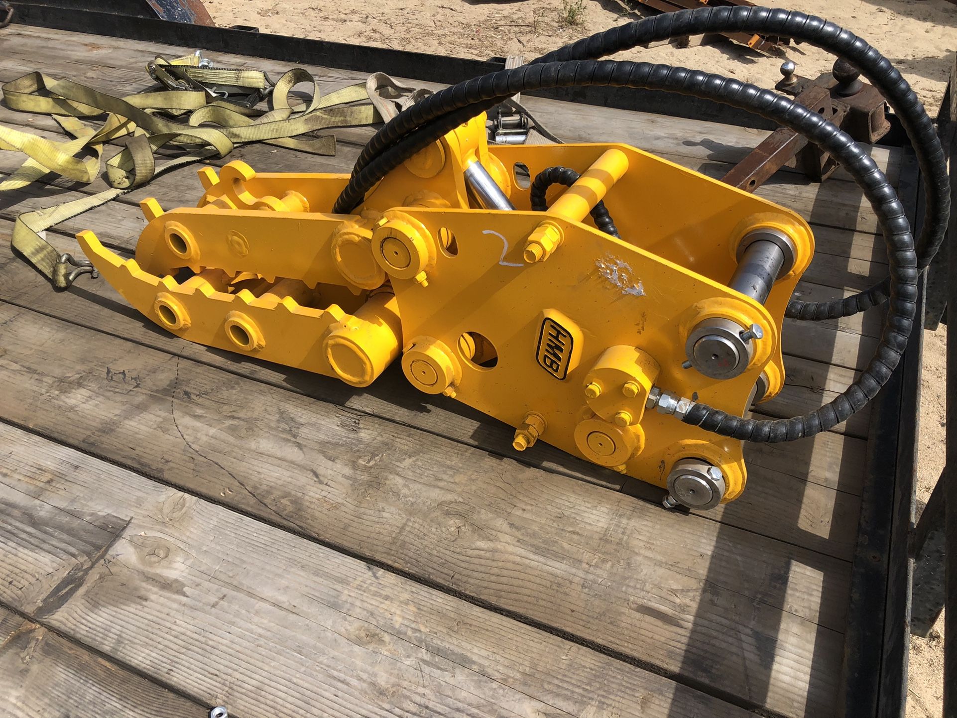 new excavator grapple