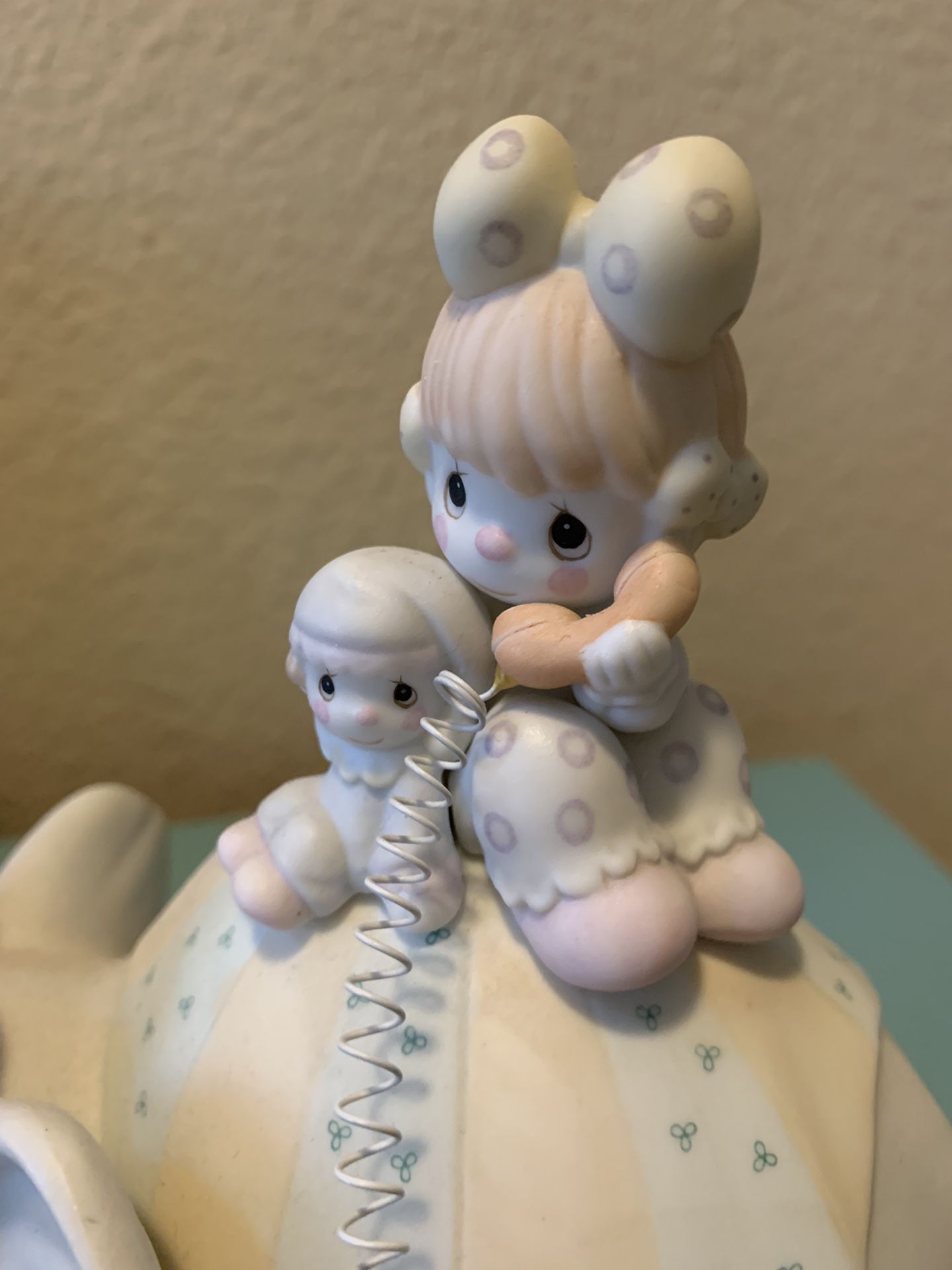 1986 Beautiful Music Box Precious Moments