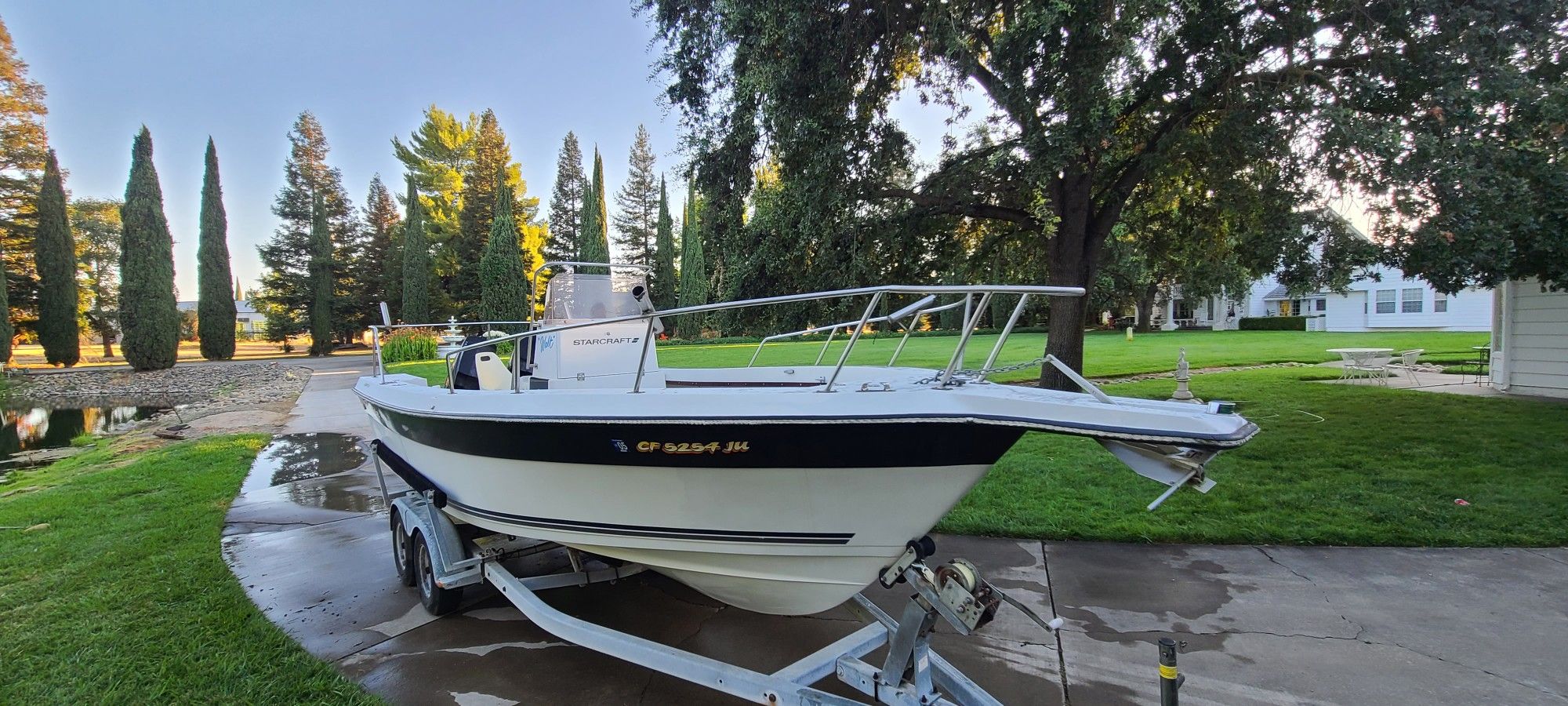 BLUEWATER 210 CENTER CONSOLE BOAT W/ 2 MERCURY 115 OUTBOARDS
