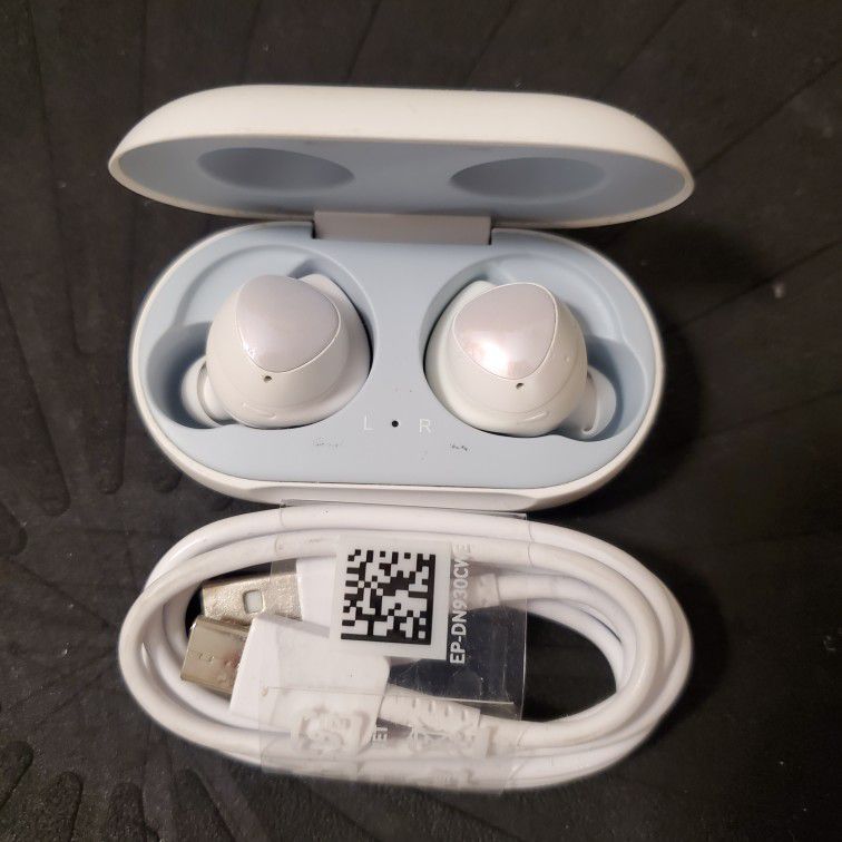 SAMSUNG GALAXY BUDS w NEW Cable