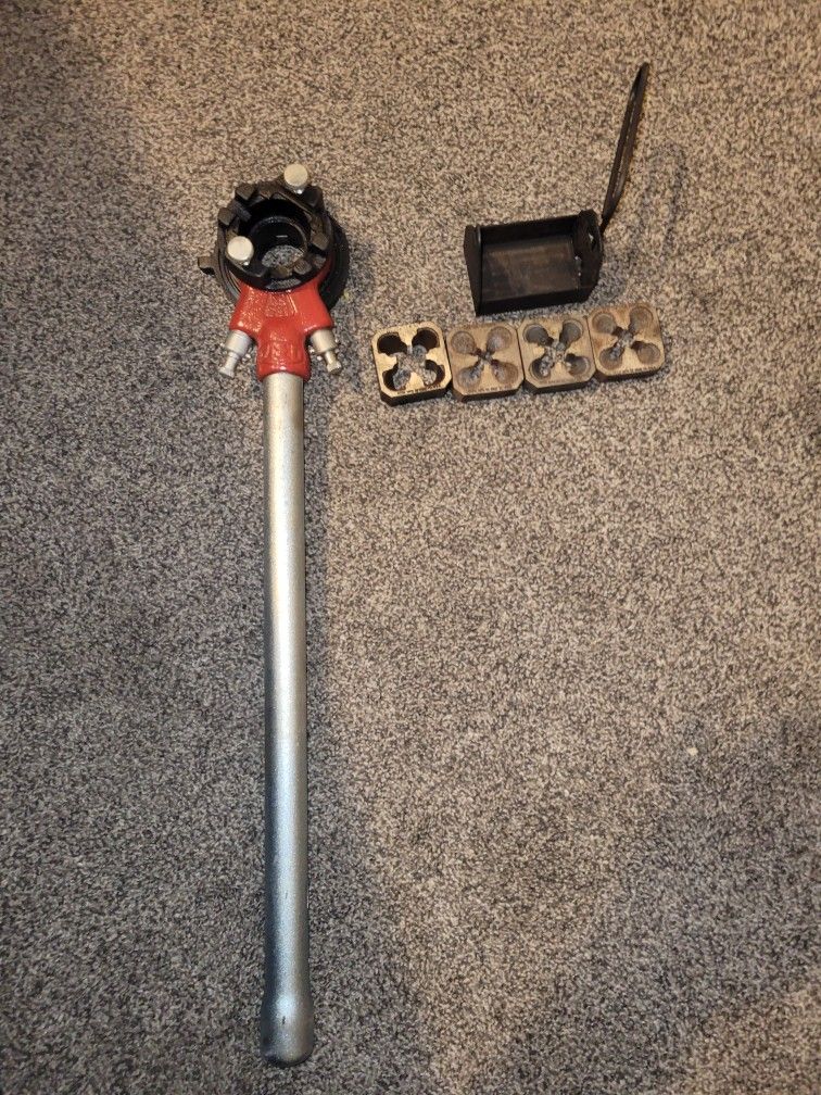 Reed S81 GAS PIPE THREADER 1/4 TO 3/4 for Sale in Wichita, KS OfferUp