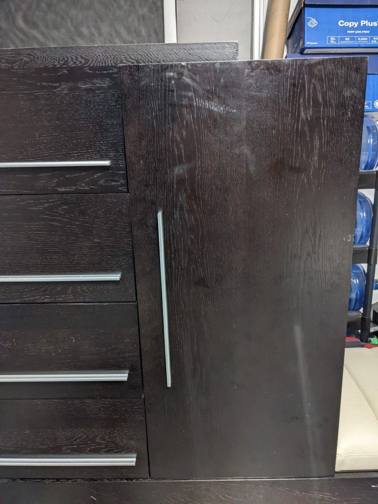 Dresser / Chest / Armoire With Seat