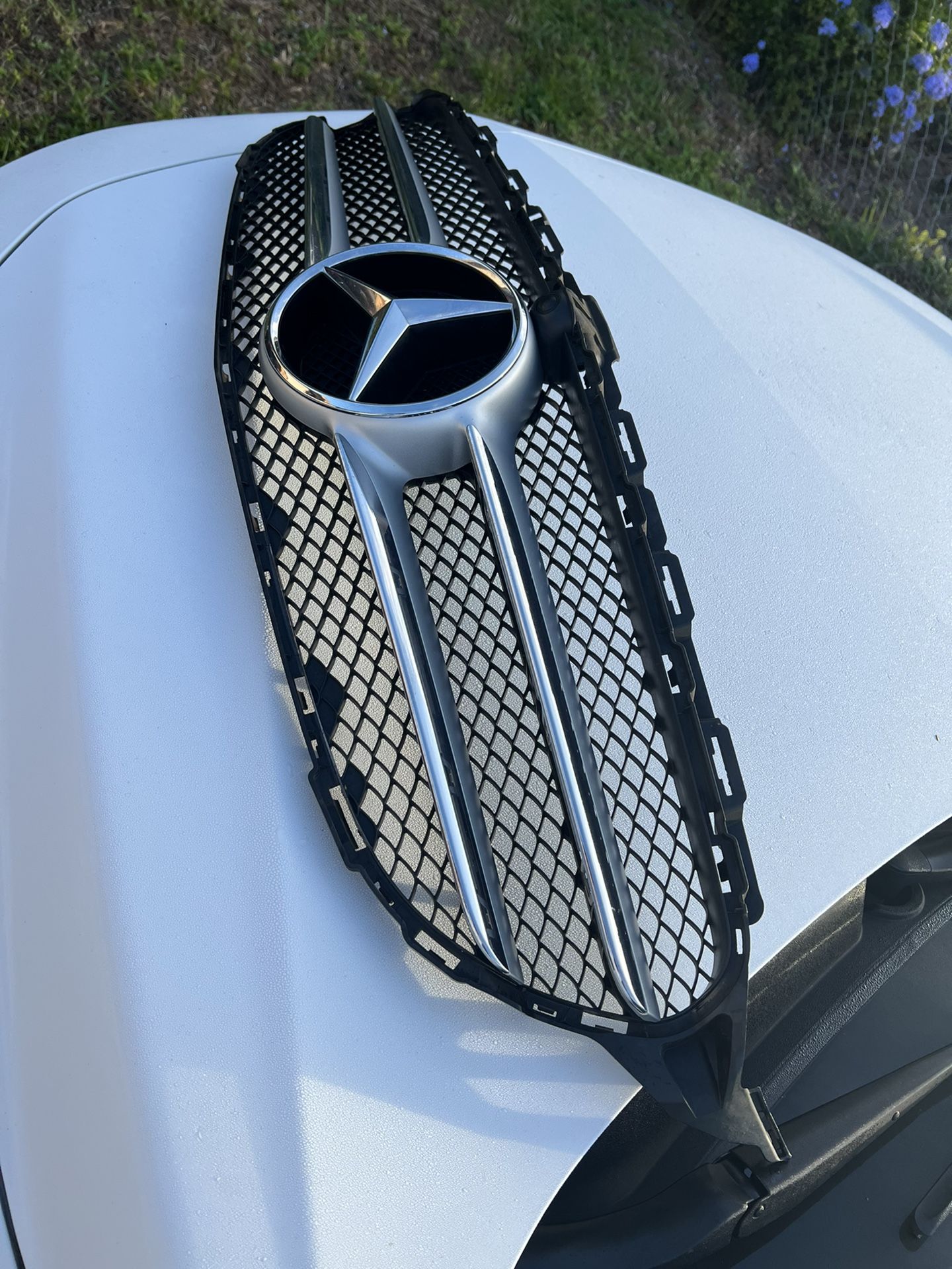 Mercedes Benz W205 C300 Front Grill And Emblem