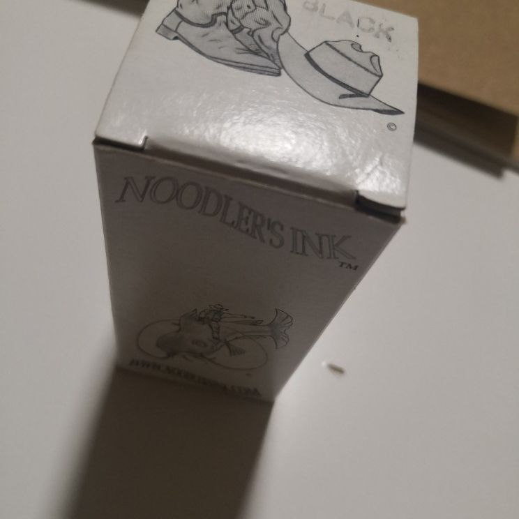 Noodles ink black 3oz for fountain pen brand new unopen