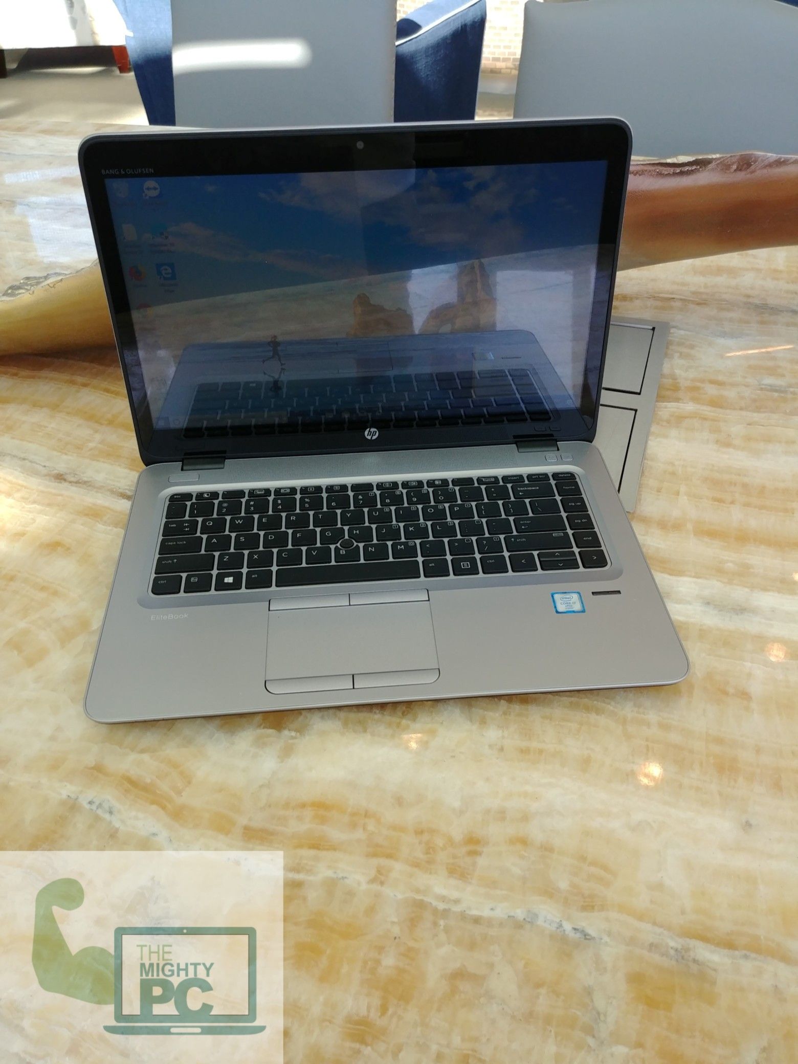 HP Elitebook 840 G3 14inch, ultrabook style. Has a displayport, SD card slot. for Sale in