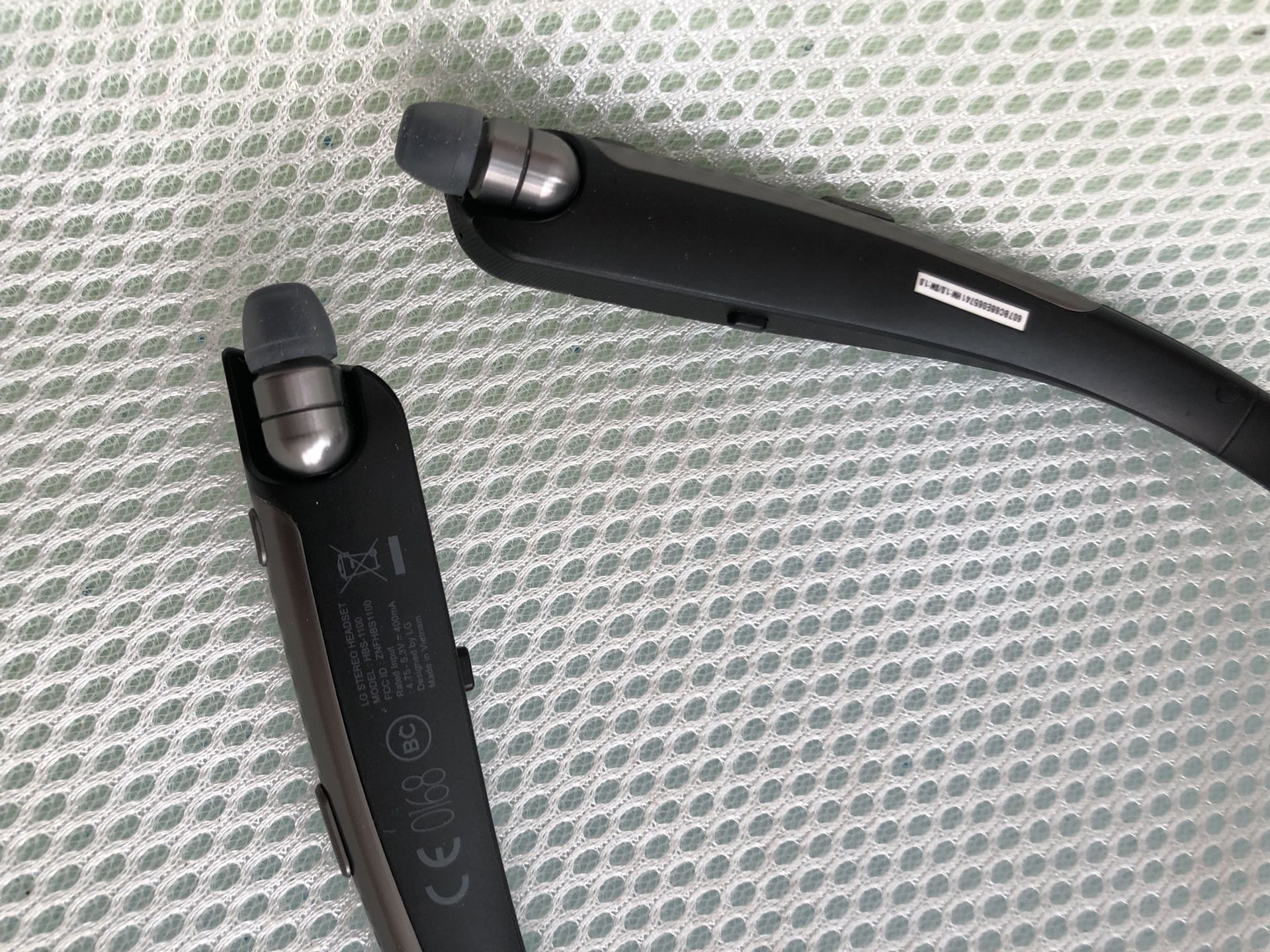 LG 1100 Bluetooth headset