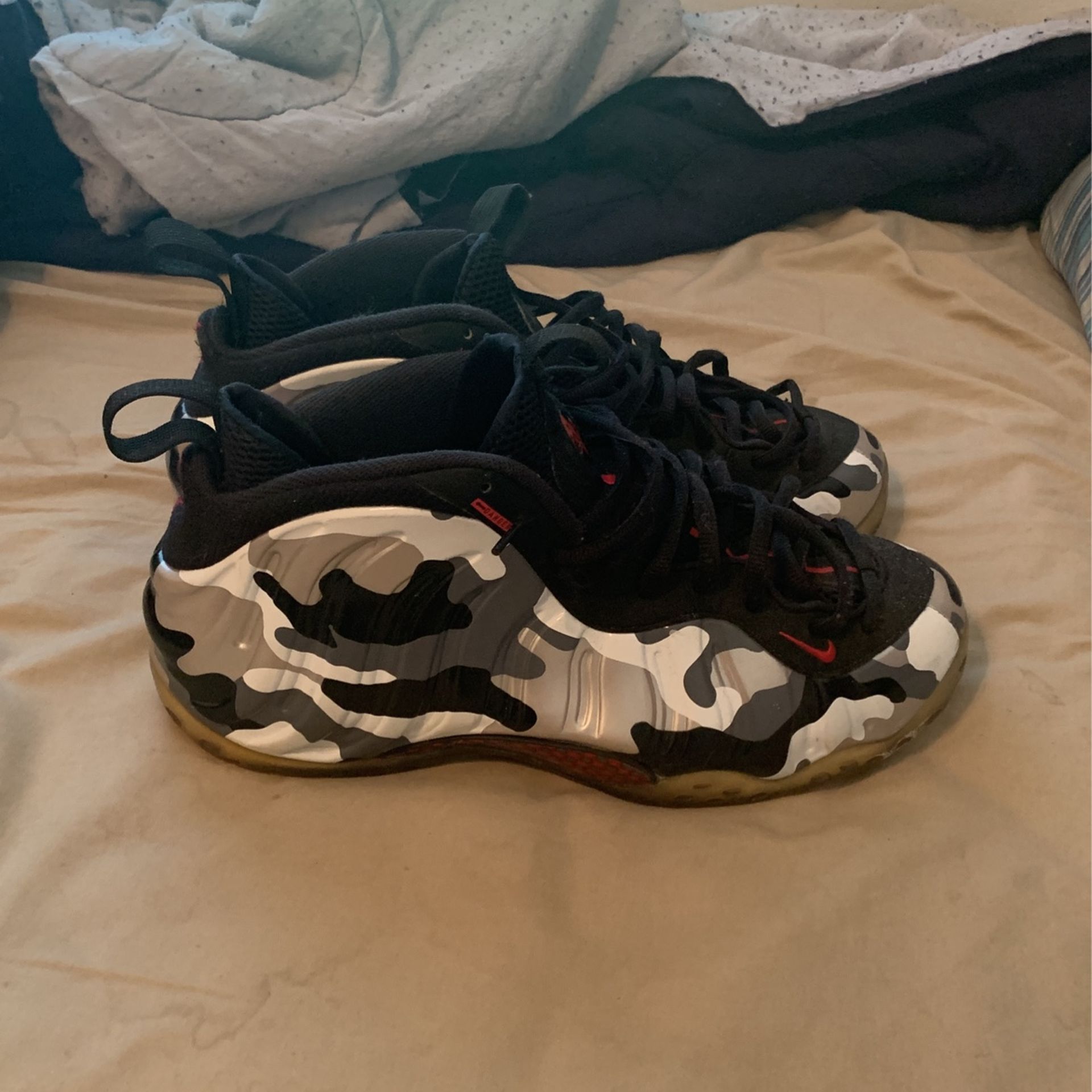 Nike Foamposite size 12 Fighter jet