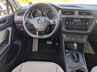 2021 Volkswagen Tiguan Thumbnail