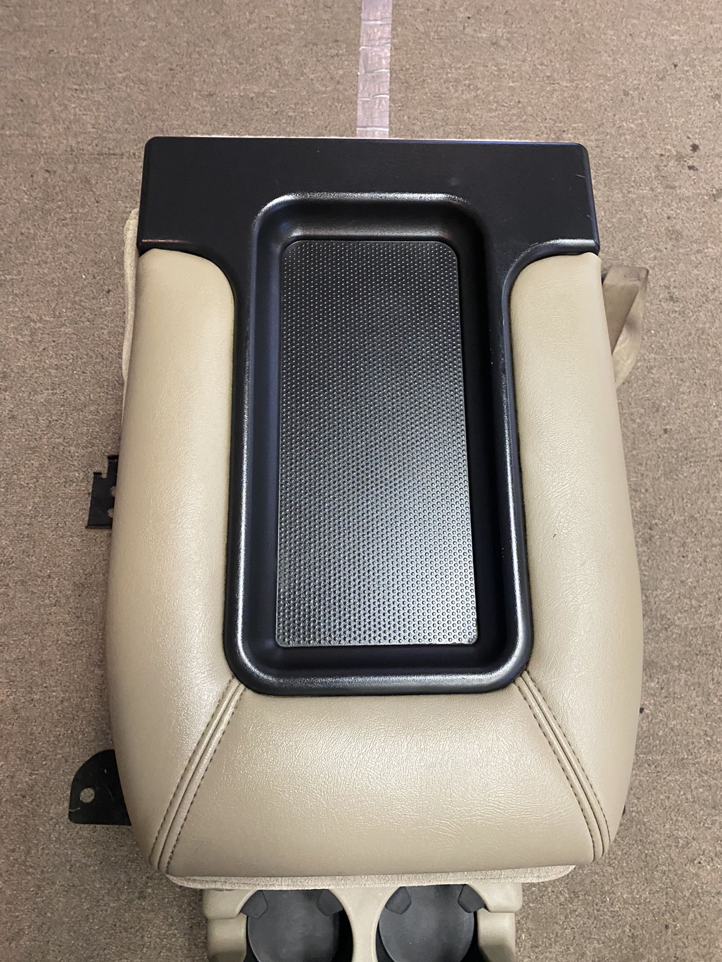 99-06 Chevy GMC OEM Jump Seat Arm Rest Console Silverado Sierra Tahoe Suburban