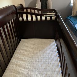 Baby Crib Changing Table & 3 Drawers Thumbnail