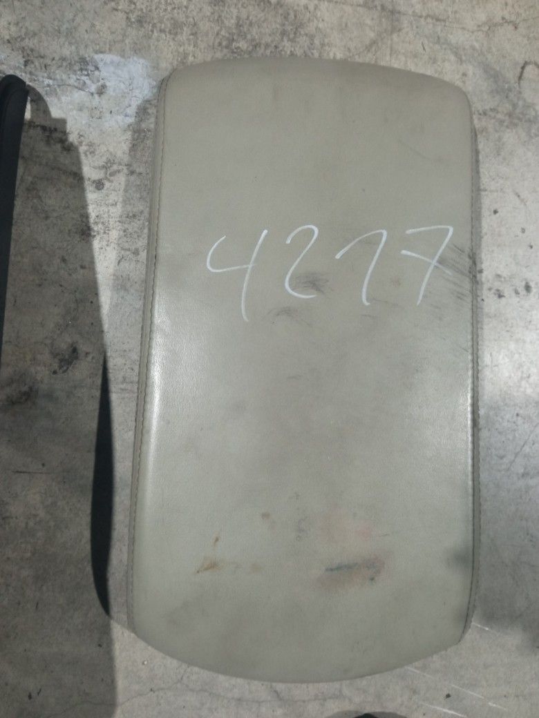 Armrest For 2006 Infiniti QX56 Stock 04217