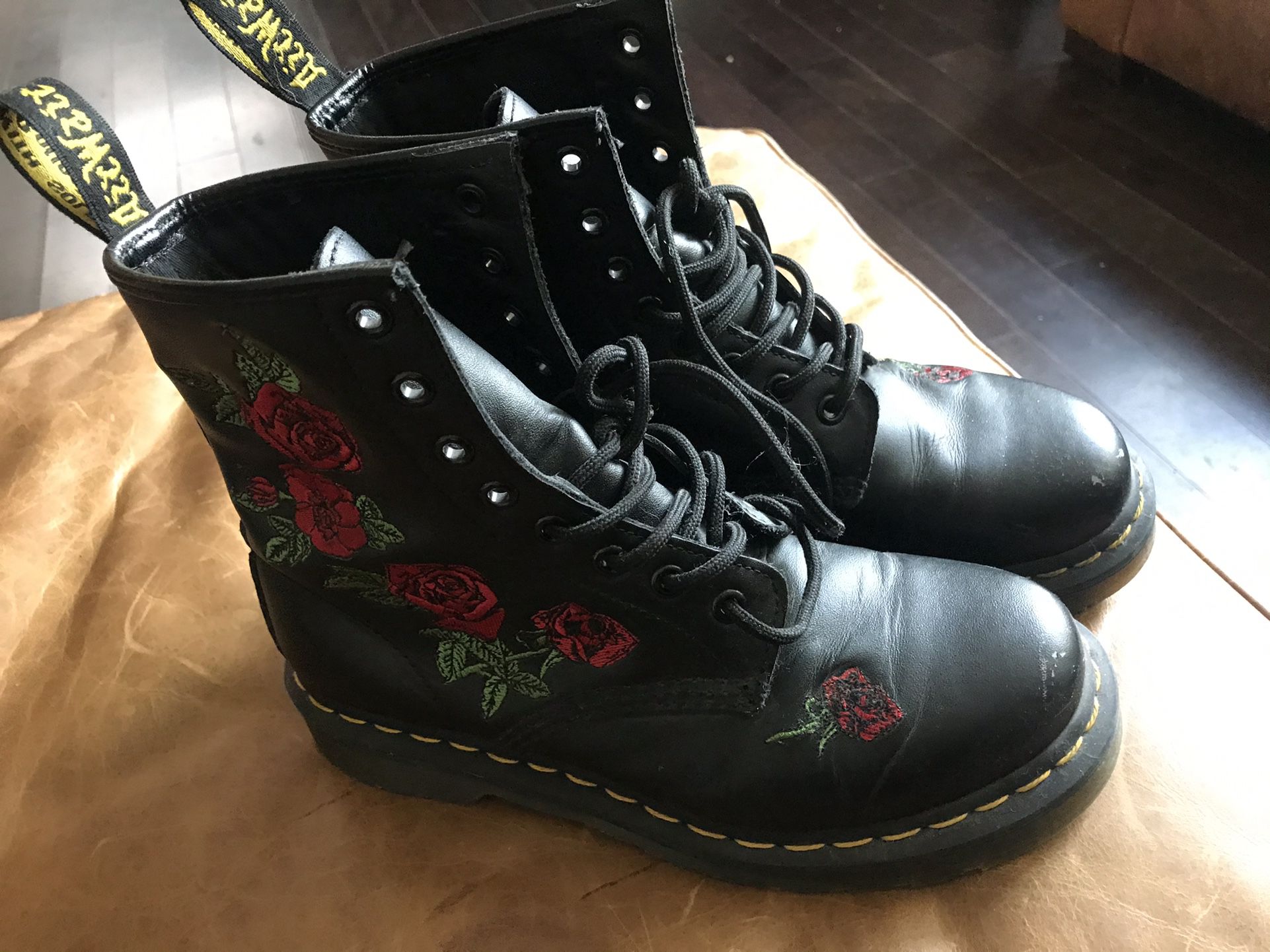 Dr Marten 8 Eye Vonda Black Floral  Boots 8