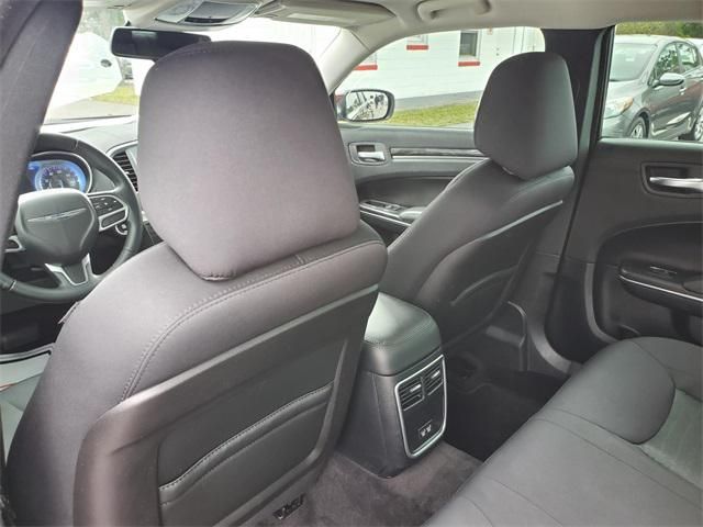 2018 Chrysler 300