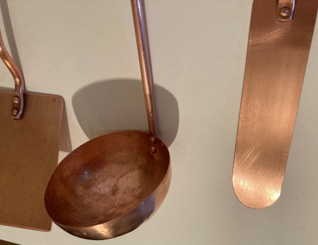 Vintage 5 Piece Set of Hanging Copper and Wood Serving Utensils, Spatula, Laddle, Strainer, Spreader, Brass Hanging Bar Holder, 14" Wide Brass Bar