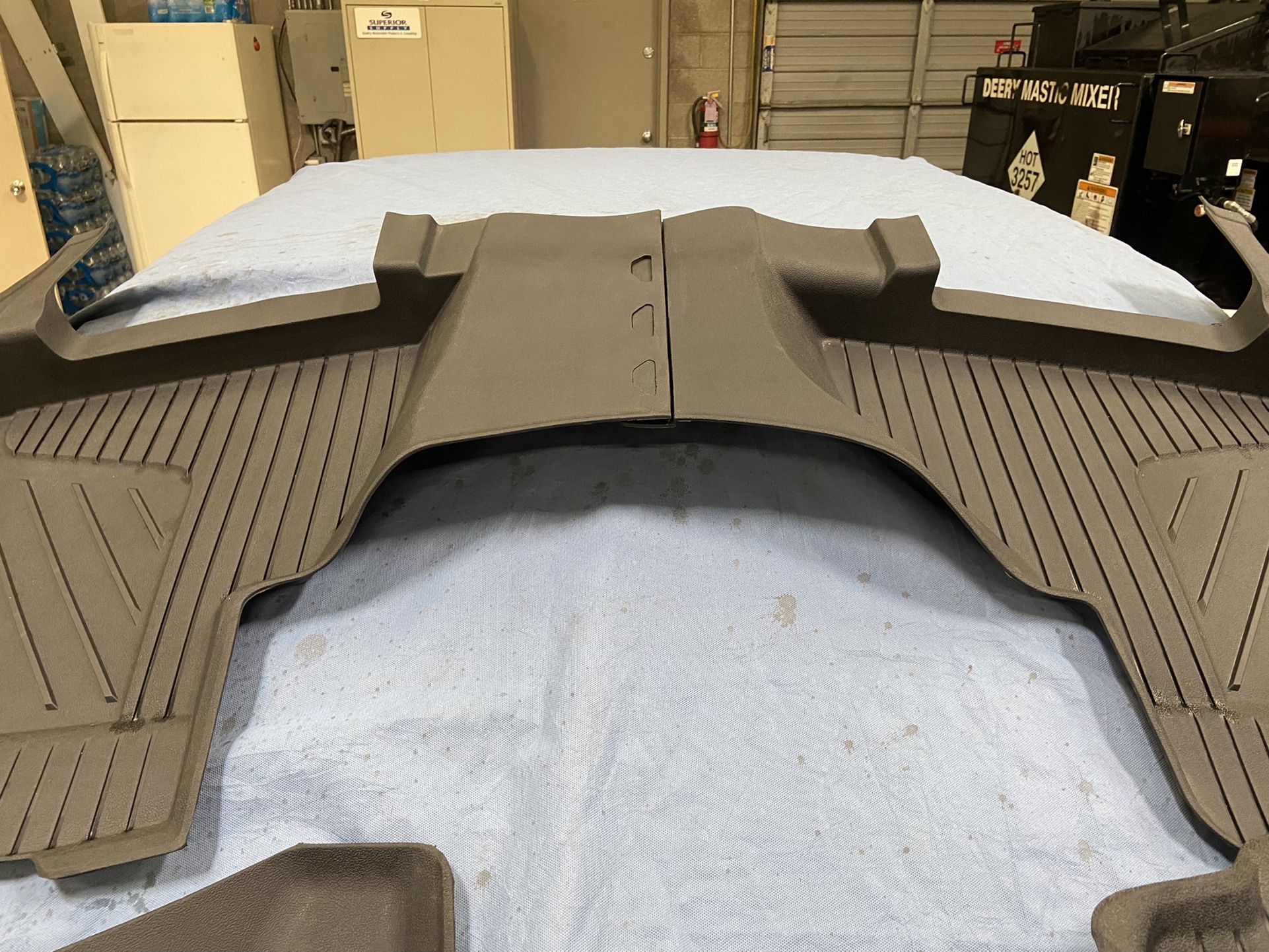 2018 -2019 Cadillac Escalade Floor Mats Brand New