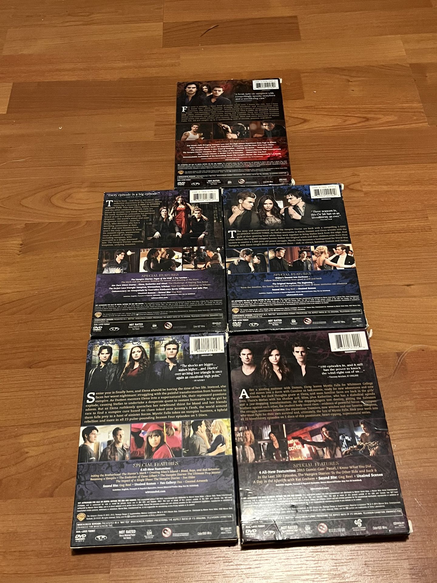 The Vampire Diaries Collectors Set 